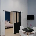 Montreuil Holidays Sas Apartamento *