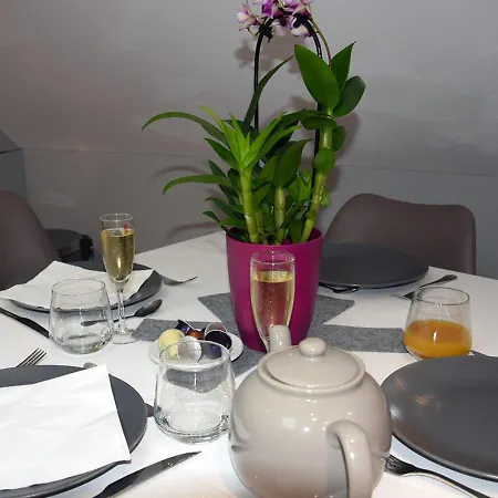 Montreuil Holidays *