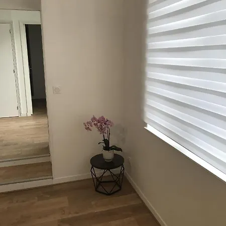 Montreuil Holidays Sas Apartament *